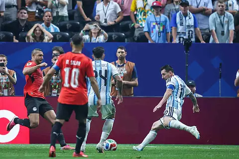 عربي ينافس ثنائي الأرجنتين.. 6 أهداف مرشحة لجائزة الأفضل في دور الـ16 بكأس العالم (صور)
